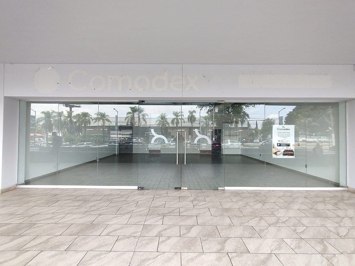 Local Ground Floor Facing Avenue, photo 1 of 5