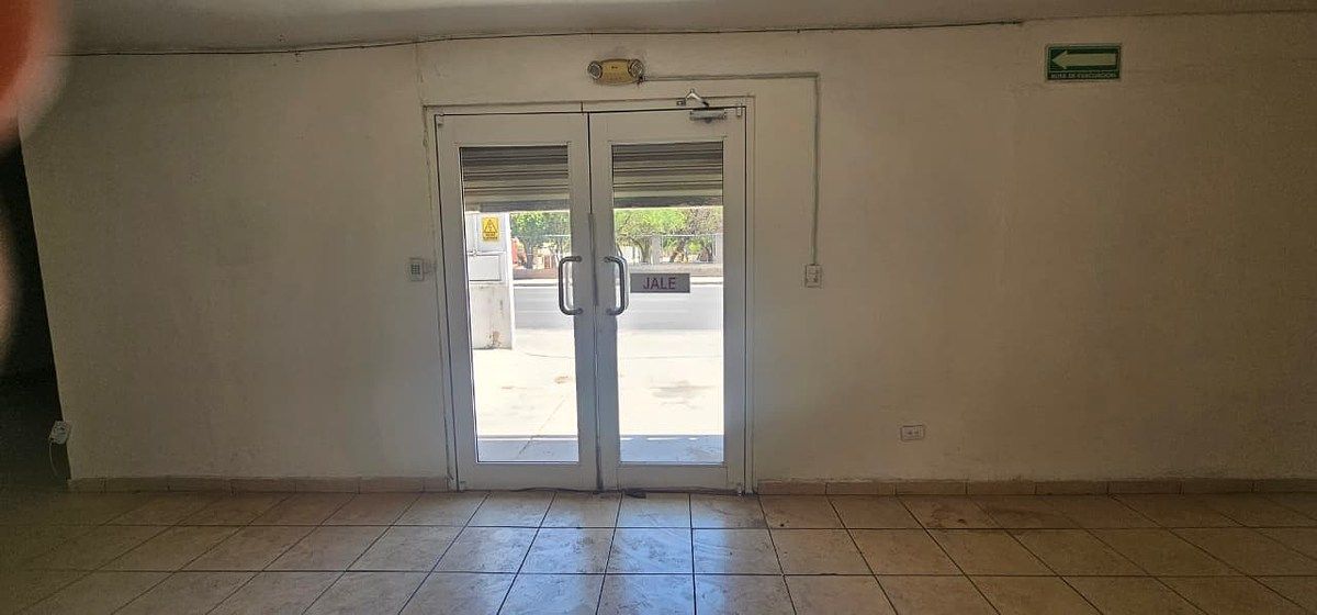 Local comercial en 15 'A', Hermosillo, foto 6 de 9