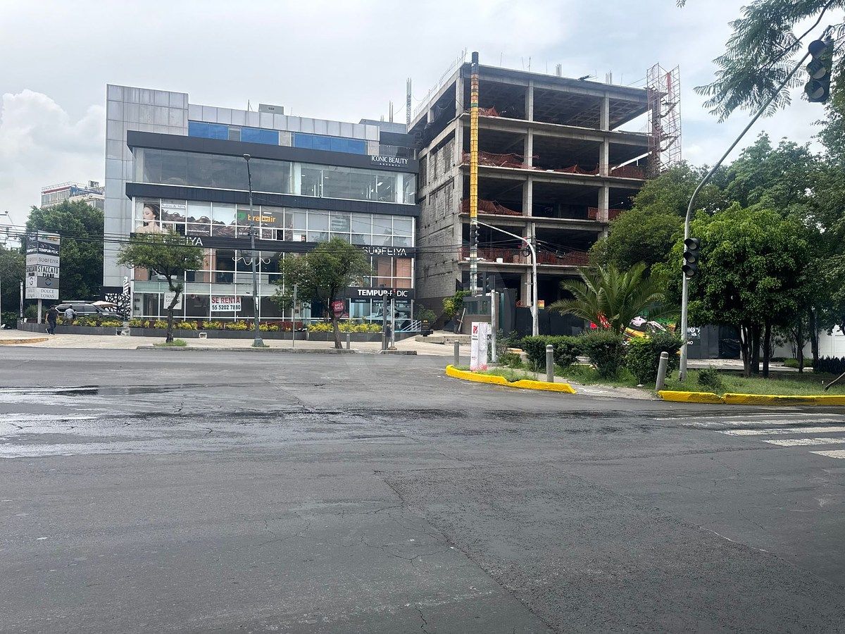 Residencial Casa com uso de Solo Av. Paseo de las Palmas Lomas de Chapultepec, foto 1 de 50