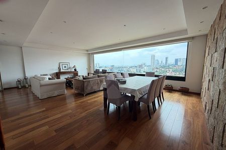 Incredible opportunity, apartment in Puerta del Lago