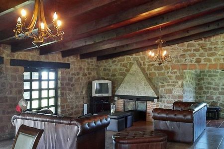 CASA DE CAMPO EN VENTA CON ALBERCA Y AMPLIO TERRENO, HUIMILPAN, QRO.