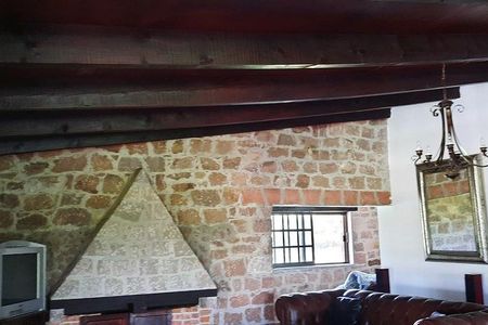 CASA DE CAMPO EN VENTA CON ALBERCA Y AMPLIO TERRENO, HUIMILPAN, QRO.