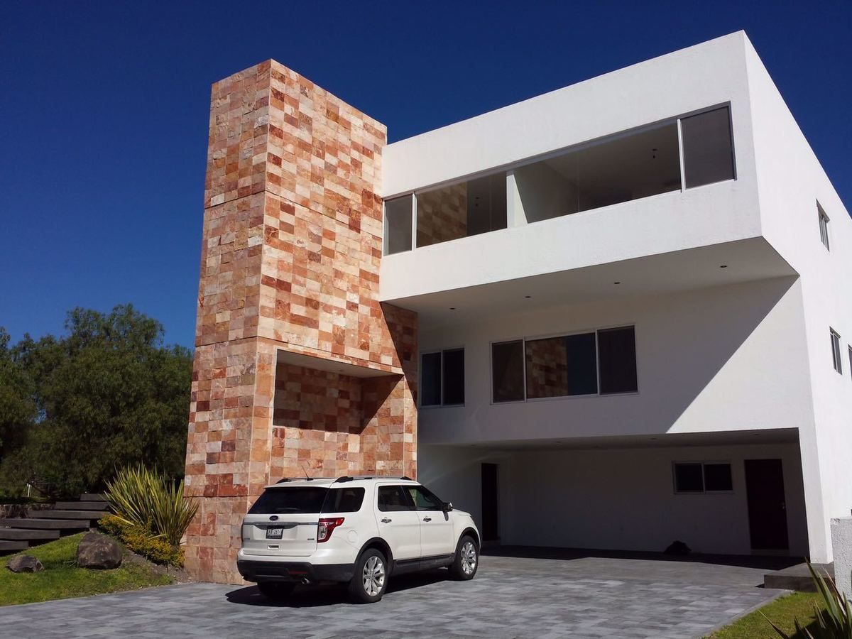 Hermosa Casa en Venta en Club Regency Jurica Querétaro | EasyBroker