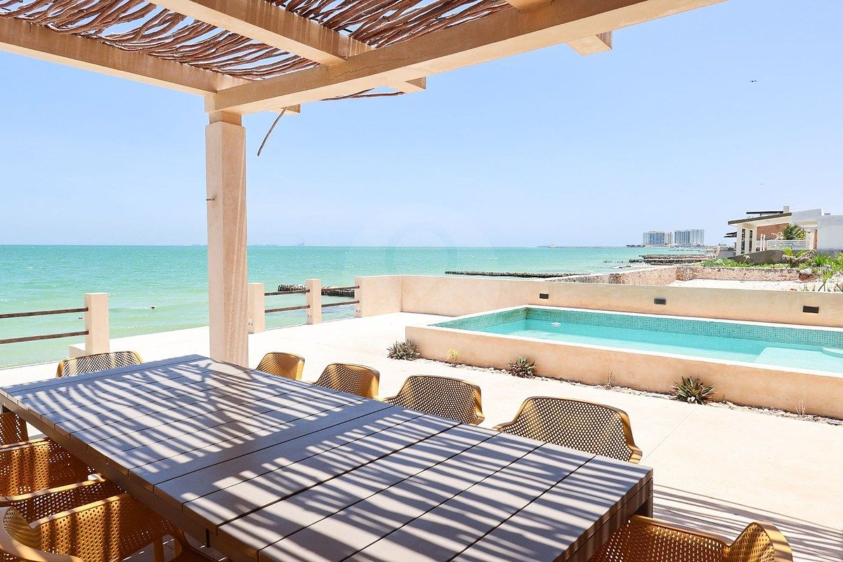 CASA A LA ORILLA DEL MAR, SE VENDE EQUIPADA Y AMUEBLADA, LLAVE EN MANO, foto 1 de 32