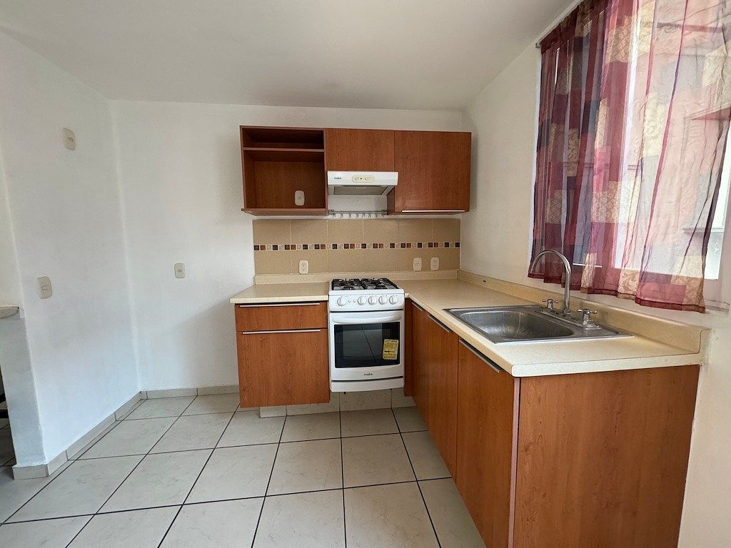 House in Gated Community in Parques de Tesistán, Zapopan, photo 3 of 26