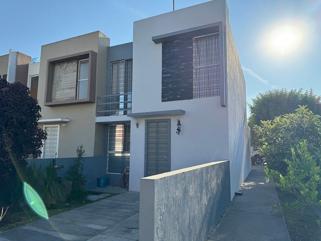 House in Gated Community in Parques de Tesistán, Zapopan, photo 2 of 26