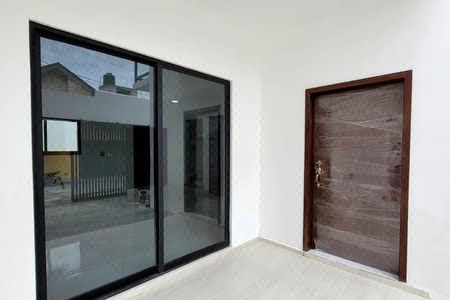 CASA NUEVA EN MIRAVALLE CON RECÁMARA EN PB