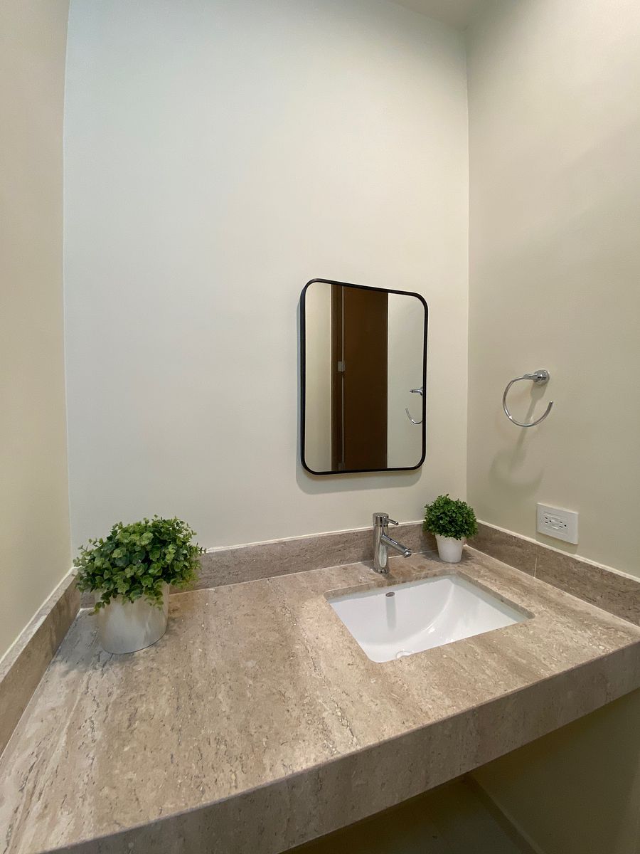 MEDIO BAÑO DE VISITAS, foto 21 de 38