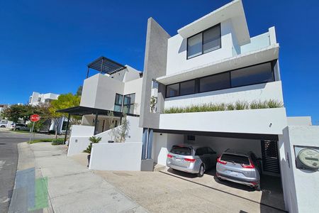 House for sale/rent in Zibatá, with Roof Garden, basement, and service room