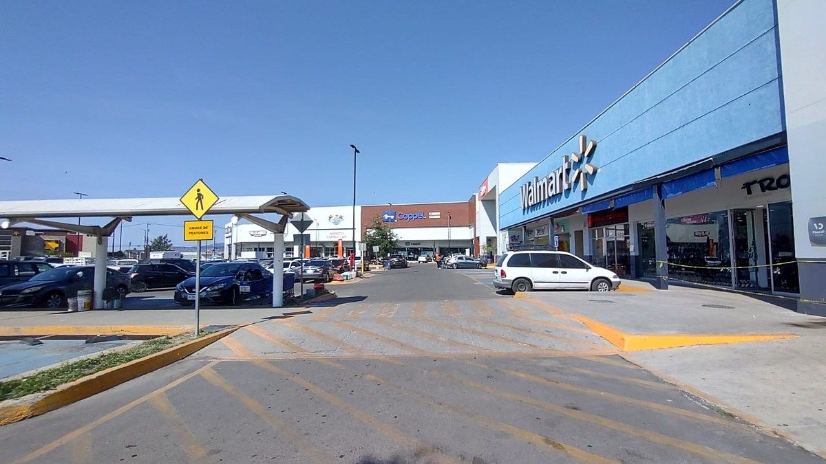 Bodega comercial dentro de Plaza, foto 1 de 9