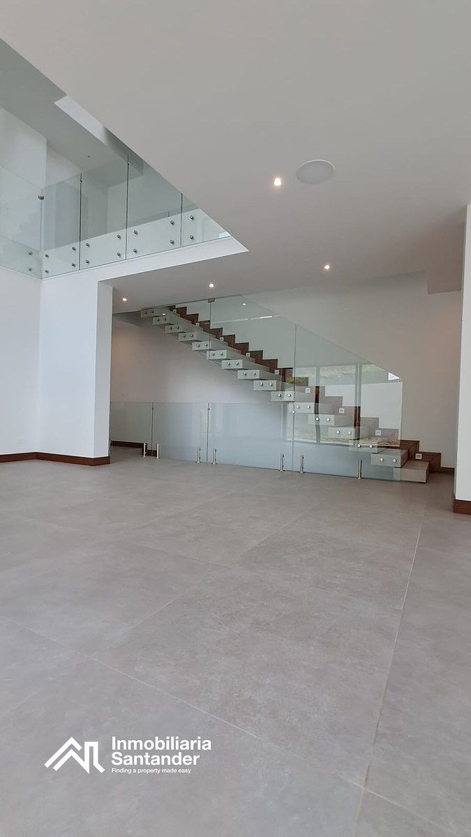 EL PULTE EQUESTRE | RESIDENCIA EXCLUSIVA EN RENTA ZONA 16 - Image 2