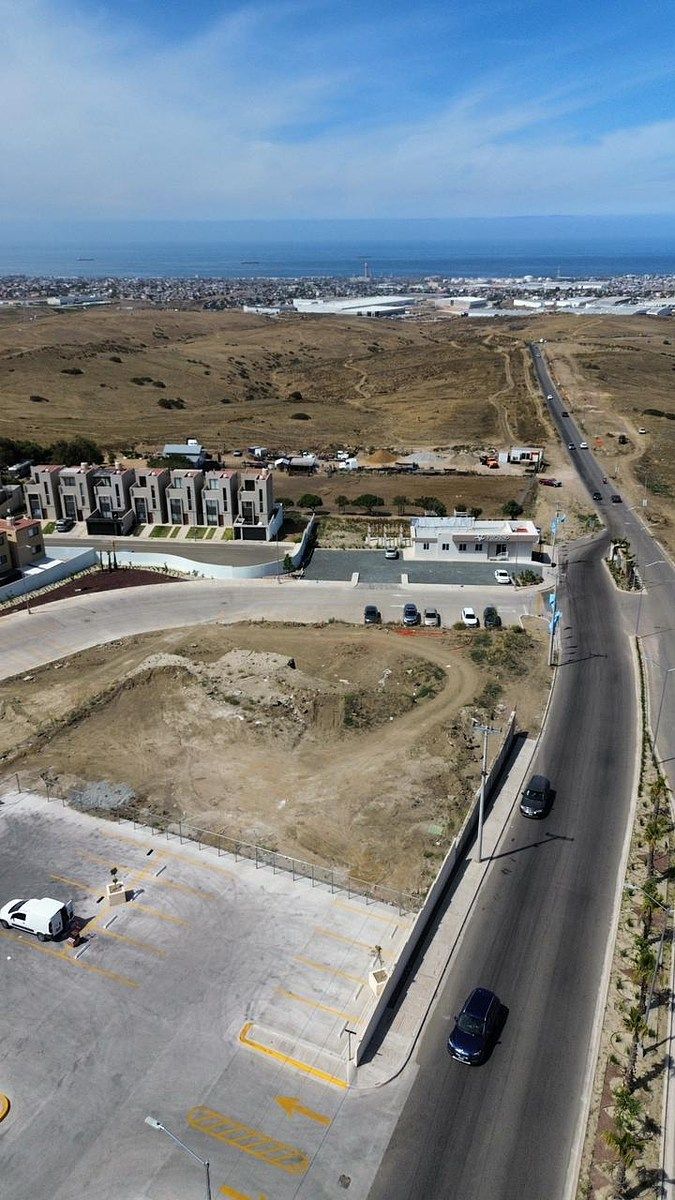 Local Comercial para Aluguel Plaza Vizcaíno Rosarito, foto 1 de 4