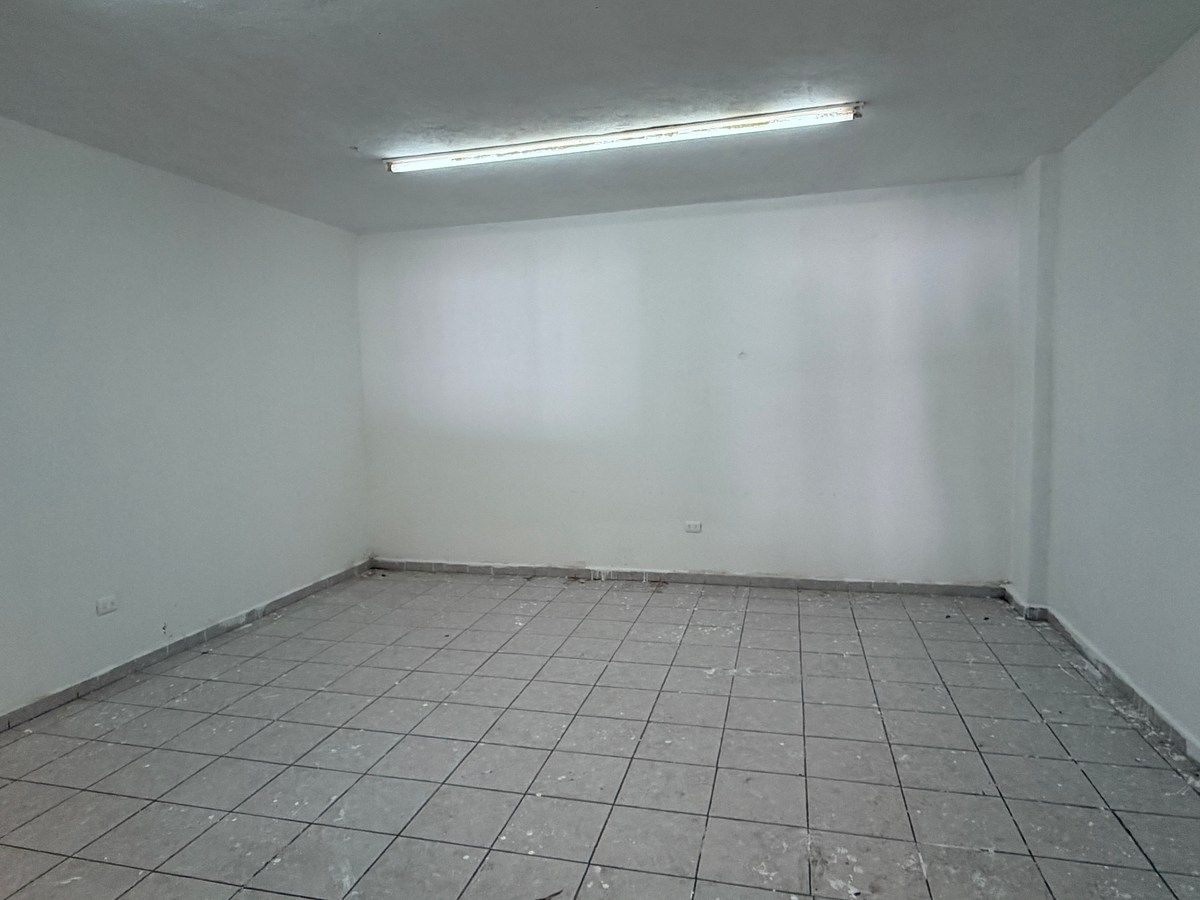 Bodega comercial en Leandro Valle, Mérida, foto 9 de 20