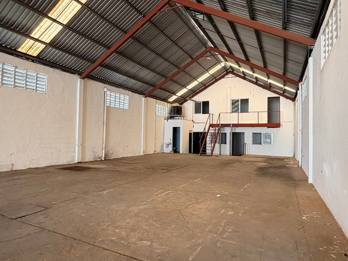 Bodega comercial en Leandro Valle, Mérida, foto 12 de 20