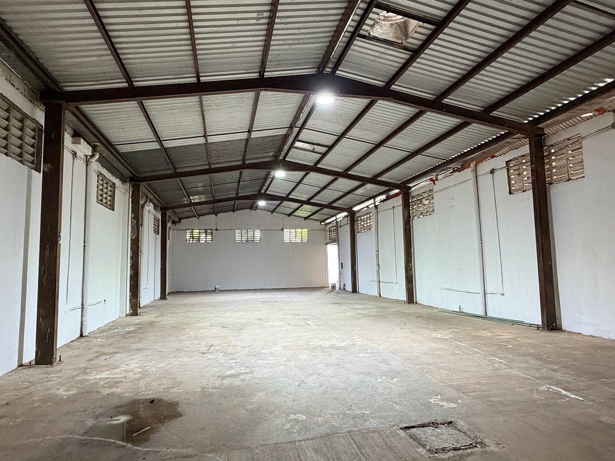 Bodega comercial en Leandro Valle, Mérida, foto 13 de 20