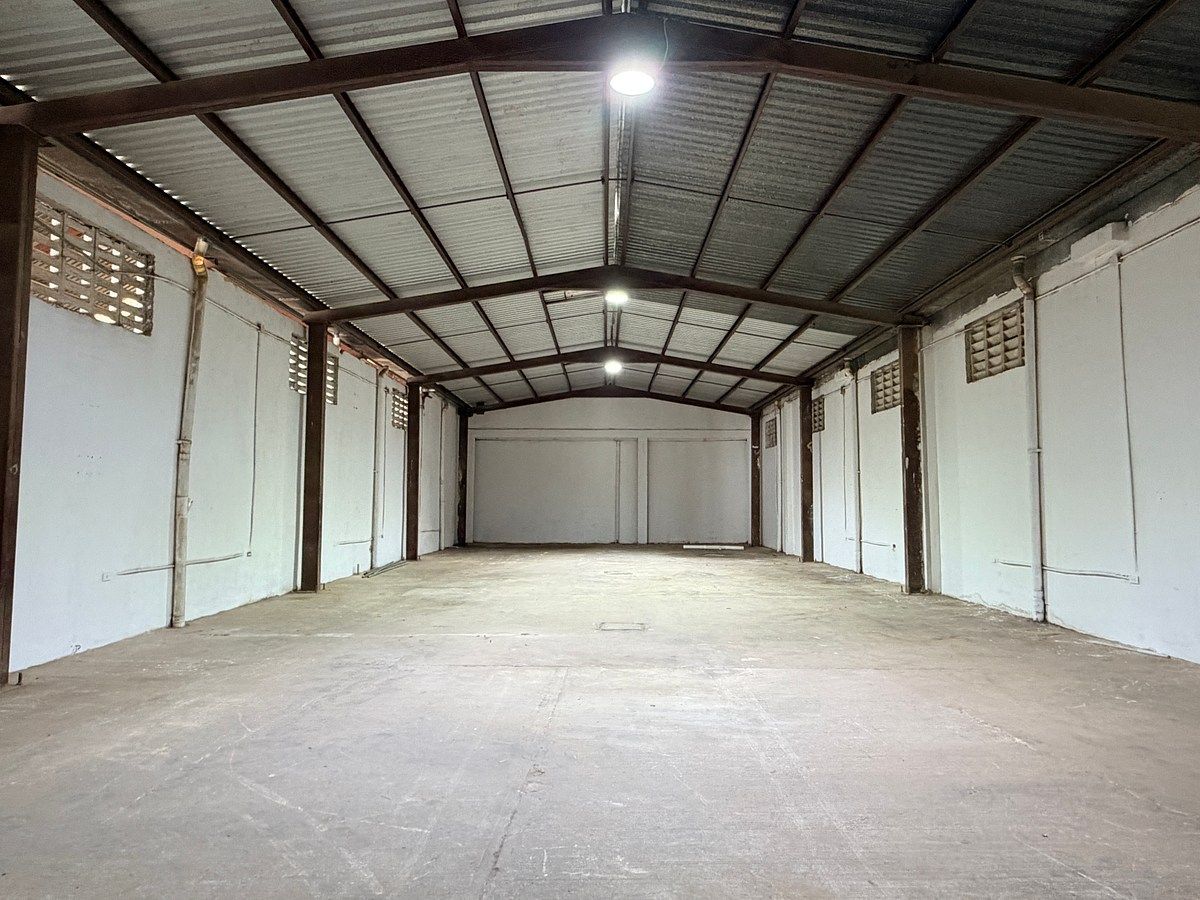 Bodega comercial en Leandro Valle, Mérida, foto 15 de 20