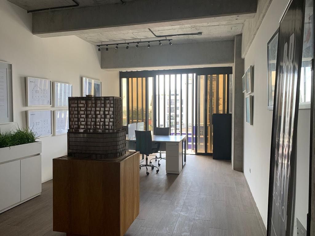 OFICINA EN ALQUILER – EDIFICIO GRANAT, ZONA 4 - Image 2