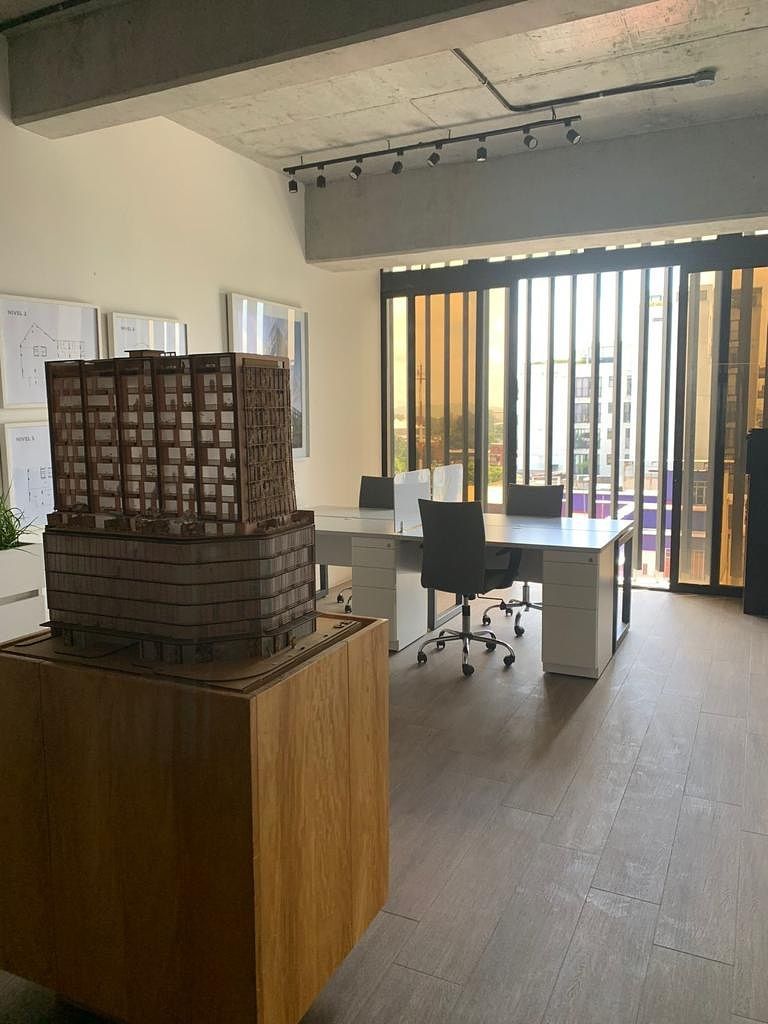 OFICINA EN ALQUILER – EDIFICIO GRANAT, ZONA 4 - Image 3