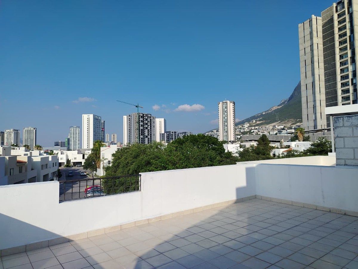 House in Ventanas de La Huasteca, Santa Catarina, photo 3 of 15