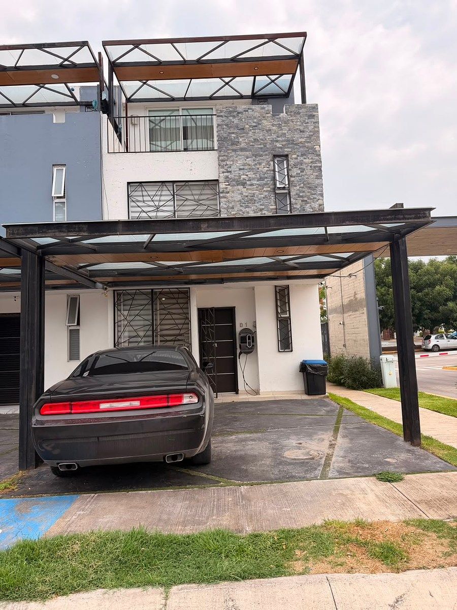 Casa en Tlaquepaque Coto "CUMBRES DEL PRADO" 3 pisos Con terraza, foto 1 de 21
