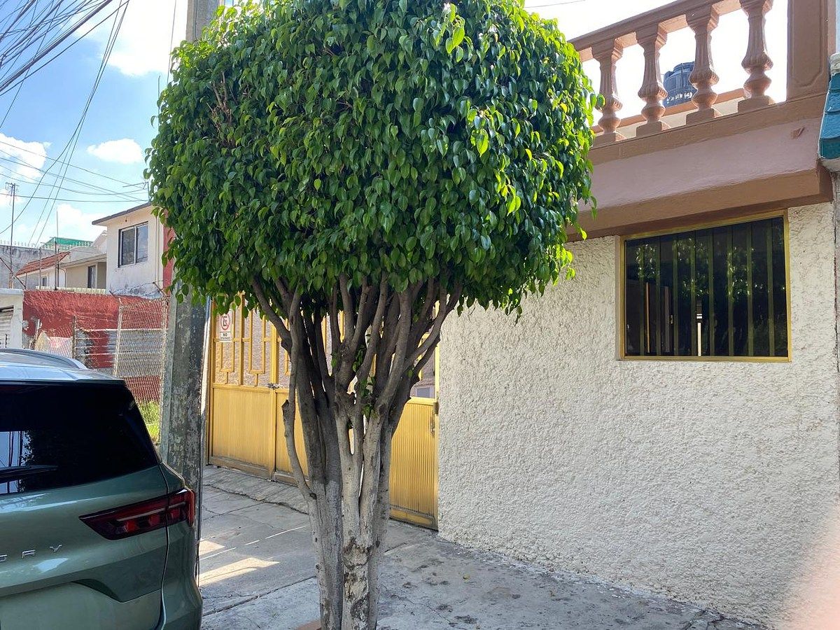 VENTA DE CASA EN VILLA DE LAS FLORES COACALCO, foto 1 de 28