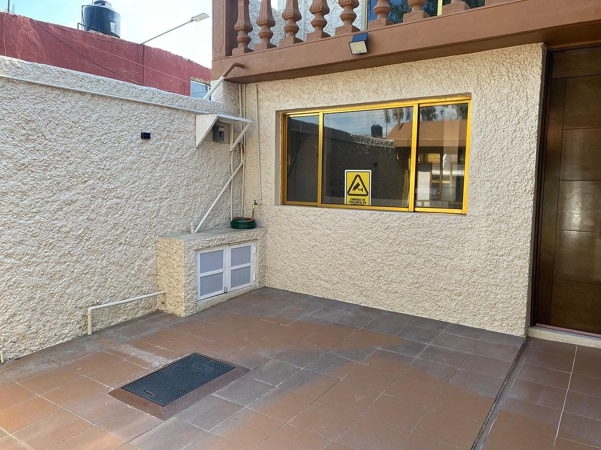 Casa em Villa de las Flores 1a Sección (Unidad Coacalco), Coacalco de Berriozábal, foto 3 de 28