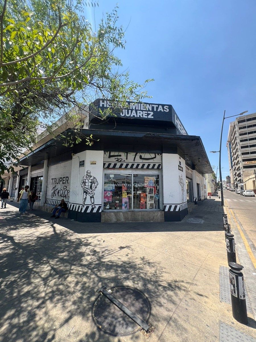 LOCALES COMERCIALES EN VENTA EN ZONA CENTRO, foto 1 de 8