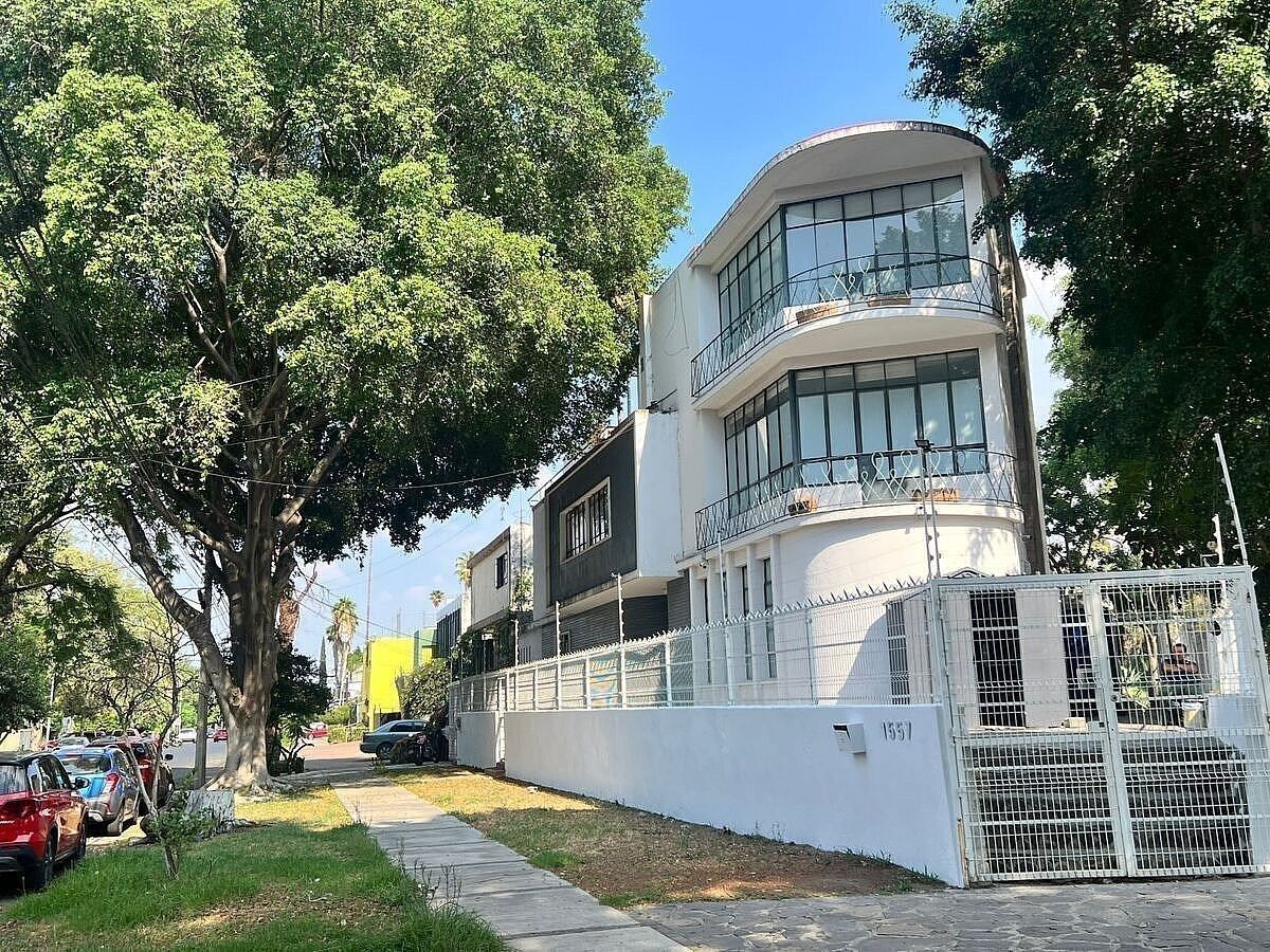 CASA EN VENTA EN ESQUINA COLONIA MODERNA., foto 1 de 17