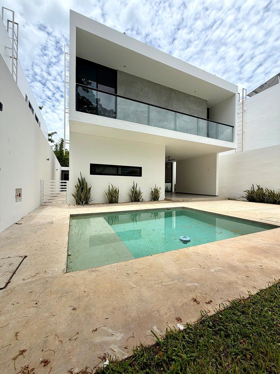 Casa en Venta con Paneles Solares en Cholul en Privada, foto 1 de 18