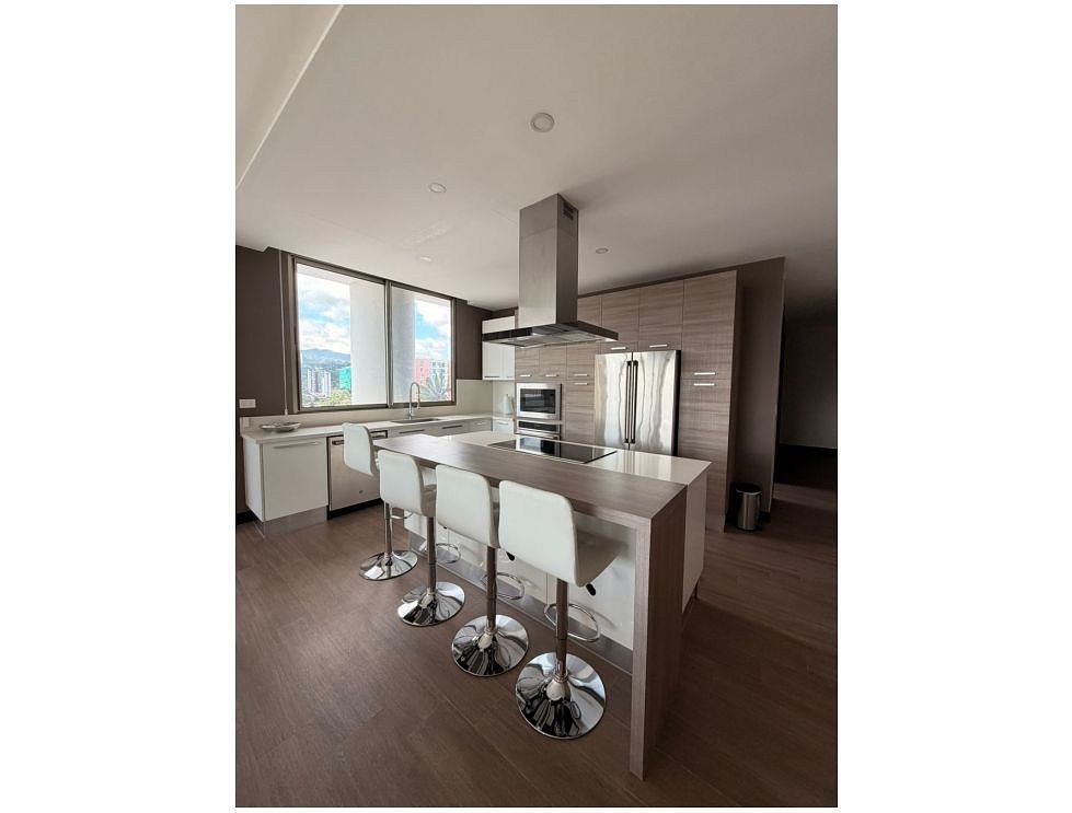 Apartamento de Lujo en Venta – Torre Caprese, Zona 15 - Image 5