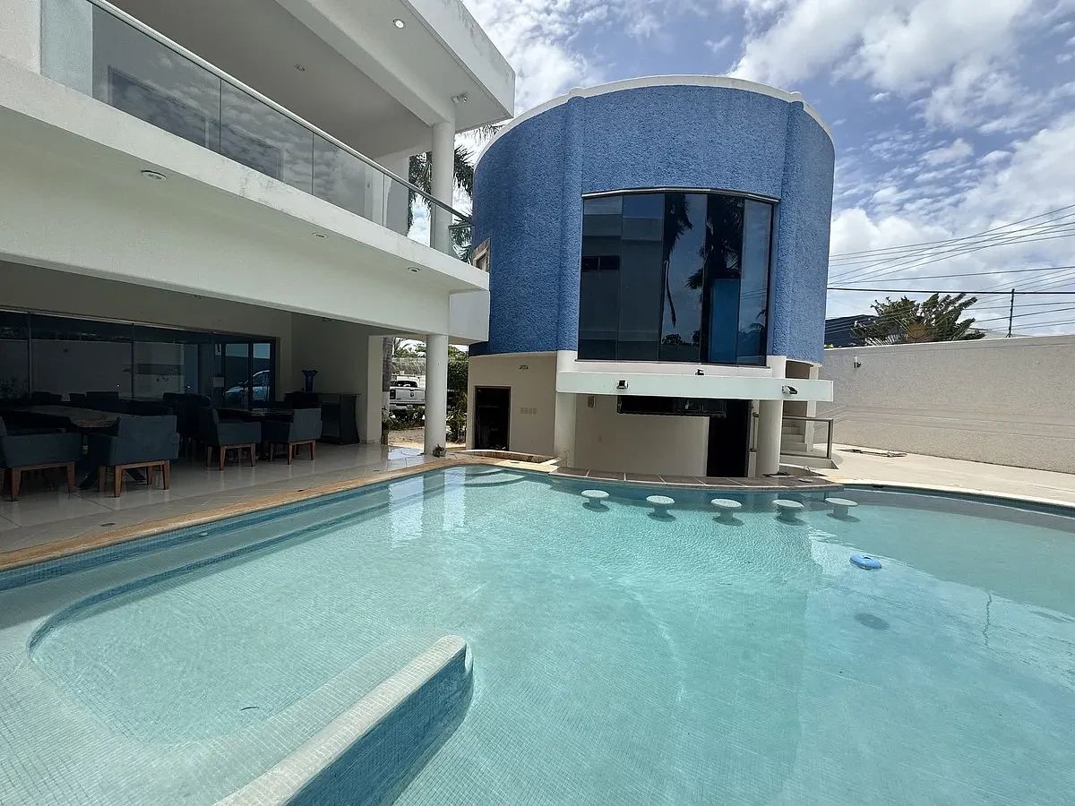 CASA EN VENTA EN MONTECRISTO, foto 1 de 26
