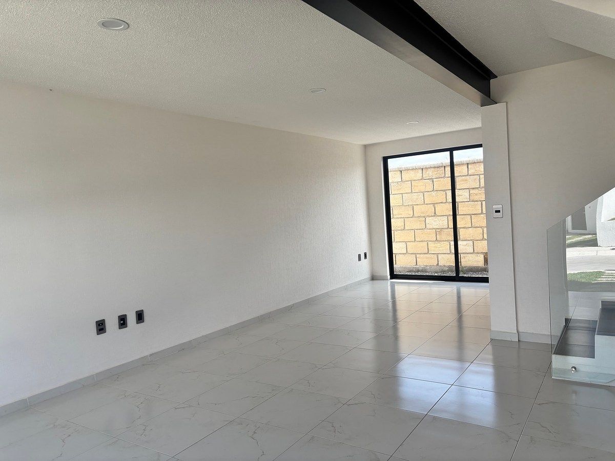 House in Gated Community in San Isidro Juriquilla, Querétaro, photo 3 of 25