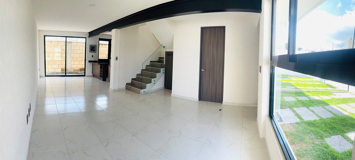 House in Gated Community in San Isidro Juriquilla, Querétaro, photo 2 of 25