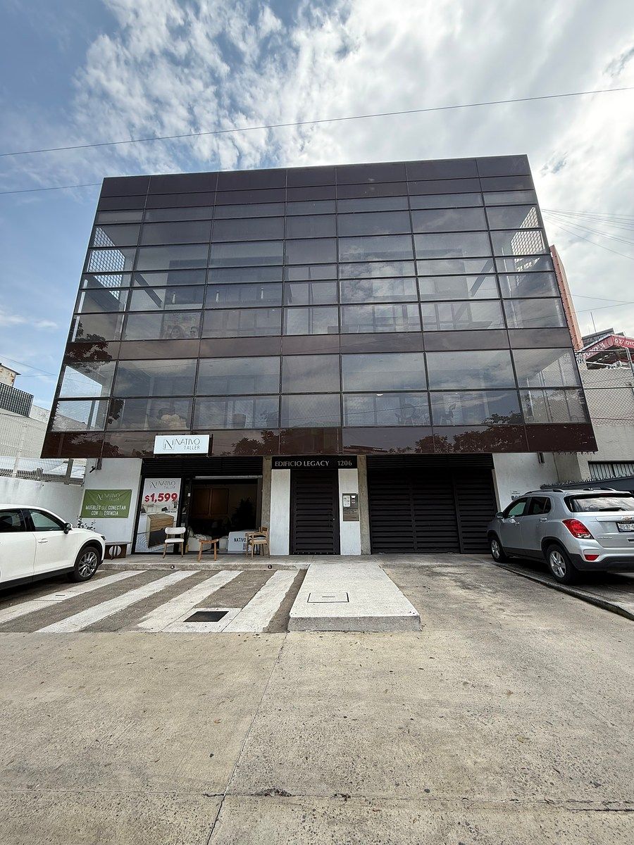 Edificio En Venta Av. Circunvalacion, Lomas Del Country, Guadalajara., foto 1 de 12