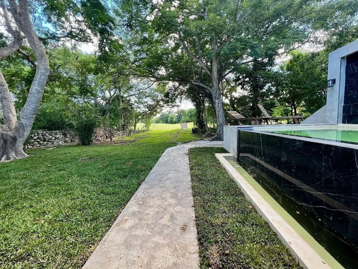 Se vende casa de una planta dentro de Club de Golf La Ceiba, foto 1 de 26