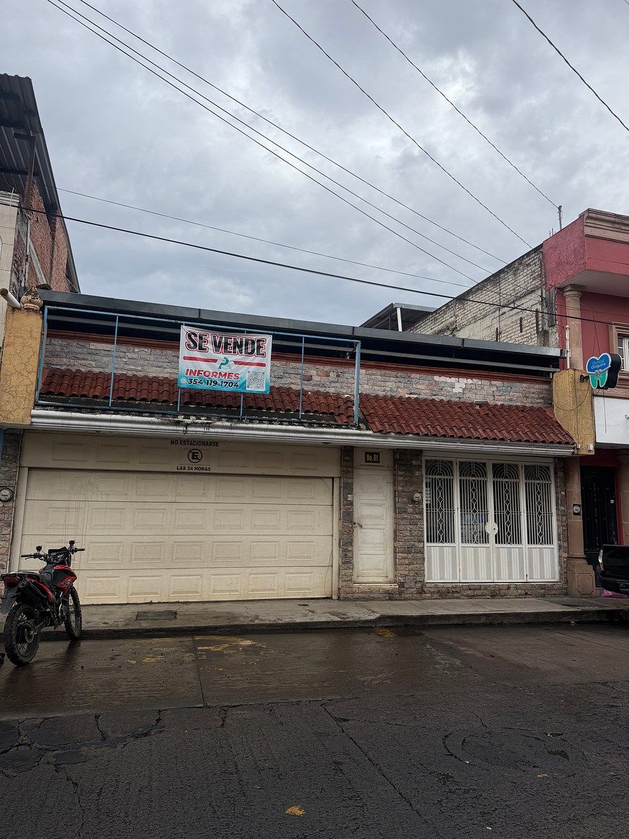 CASA EN ZONA COMERCIAL- Calle Allende, foto 1 de 1