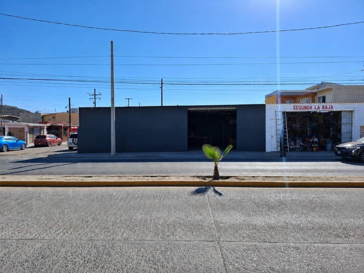 Retail Space in Valle Dorado, Ensenada, photo 2 of 7