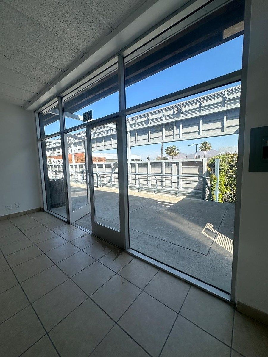Local Comercial en Renta | Blvd. Díaz Ordaz., foto 1 de 4