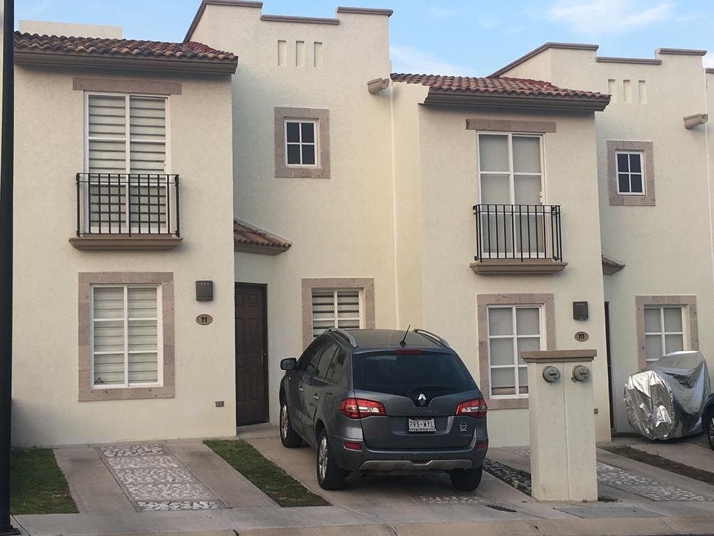 Fachada con lugar para 2 autos, photo 18 of 21