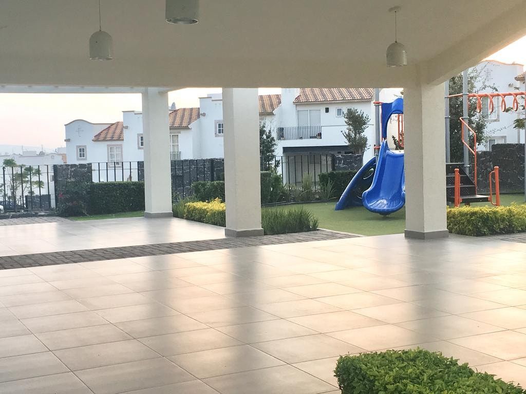Terraza y juegos infantiles, photo 20 of 21