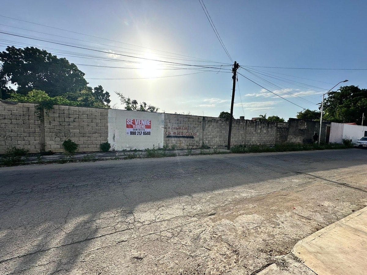 Barda del terreno con letrero venta, foto 7 de 16