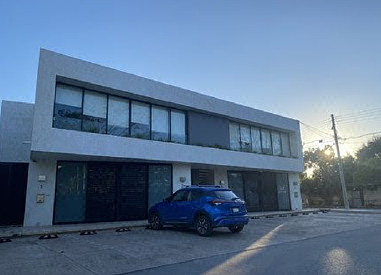 OFICINA EN ESQUINA EN RENTA EN MONTEBELLO, MÉRIDA | PLANTA BAJA, foto 1 de 12