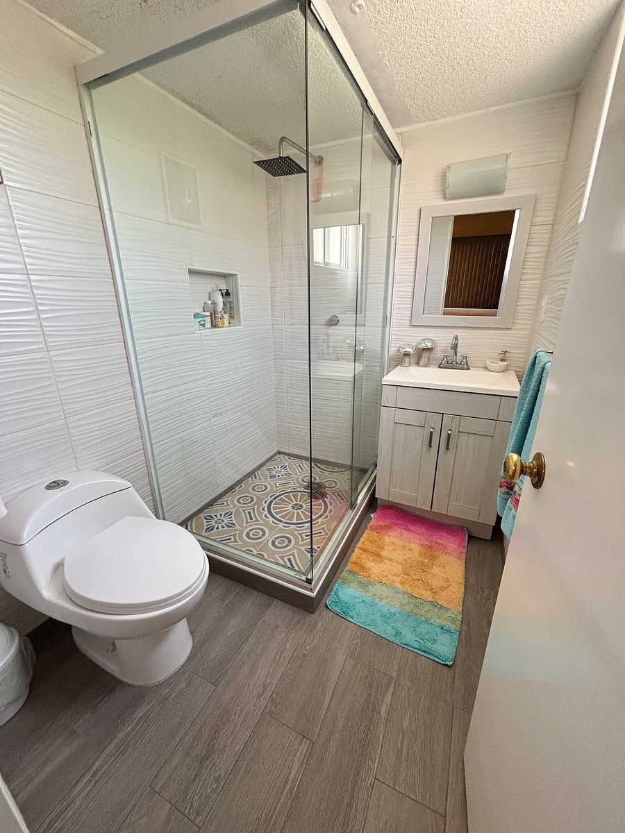 baño recámara principal, foto 10 de 17