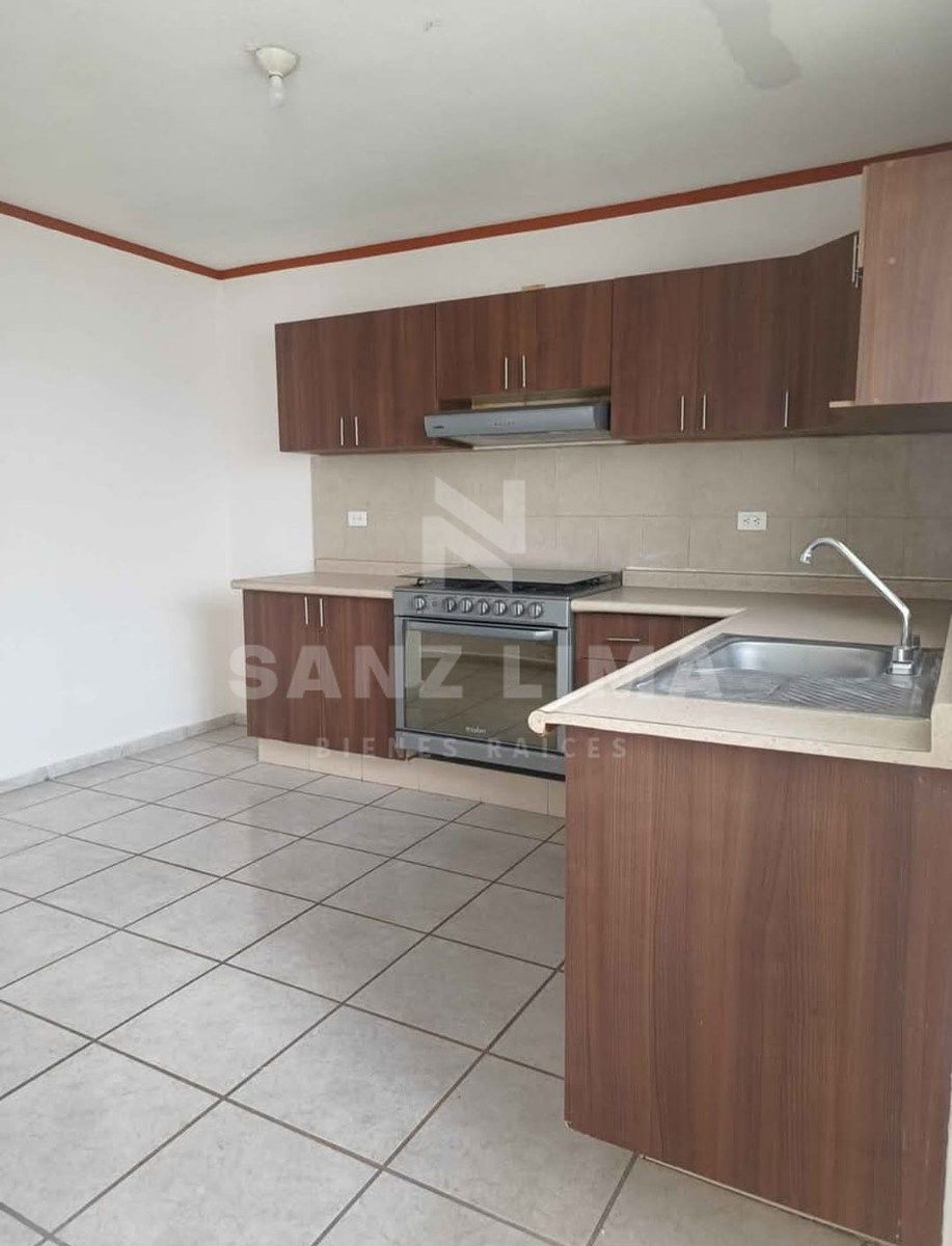 Casa em condomínio fechado em Praderas de Santa Lucía, Celaya, foto 2 de 15
