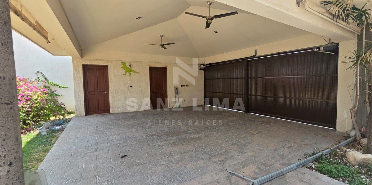 Casa em Las Arboledas 1a Secc, Celaya, foto 2 de 32