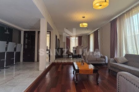 Arboledas 1a Sección: Exclusiva casa en zona céntrica residencial