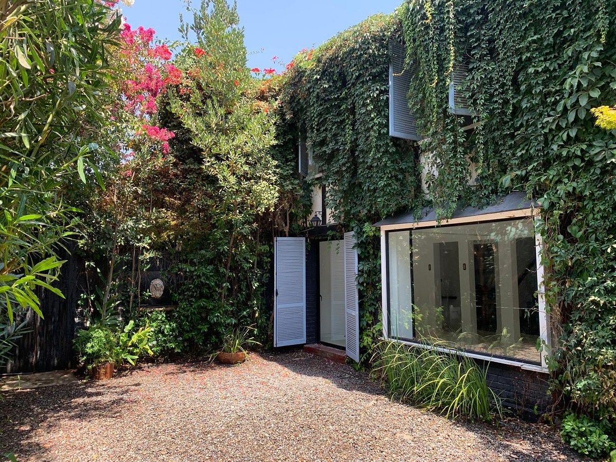 Exclusiva Casa Remodelada a Pasos de Lo Castillo