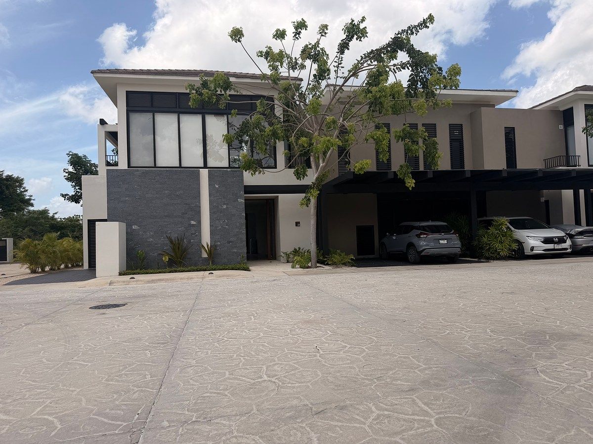 Casa en Yucatán Country Club, Mérida, foto 2 de 15