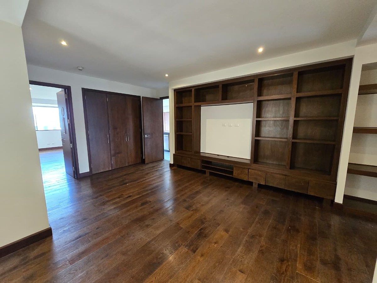 APARTAMENTO EN VENTA O RENTA , ZONA 14 - Image 5