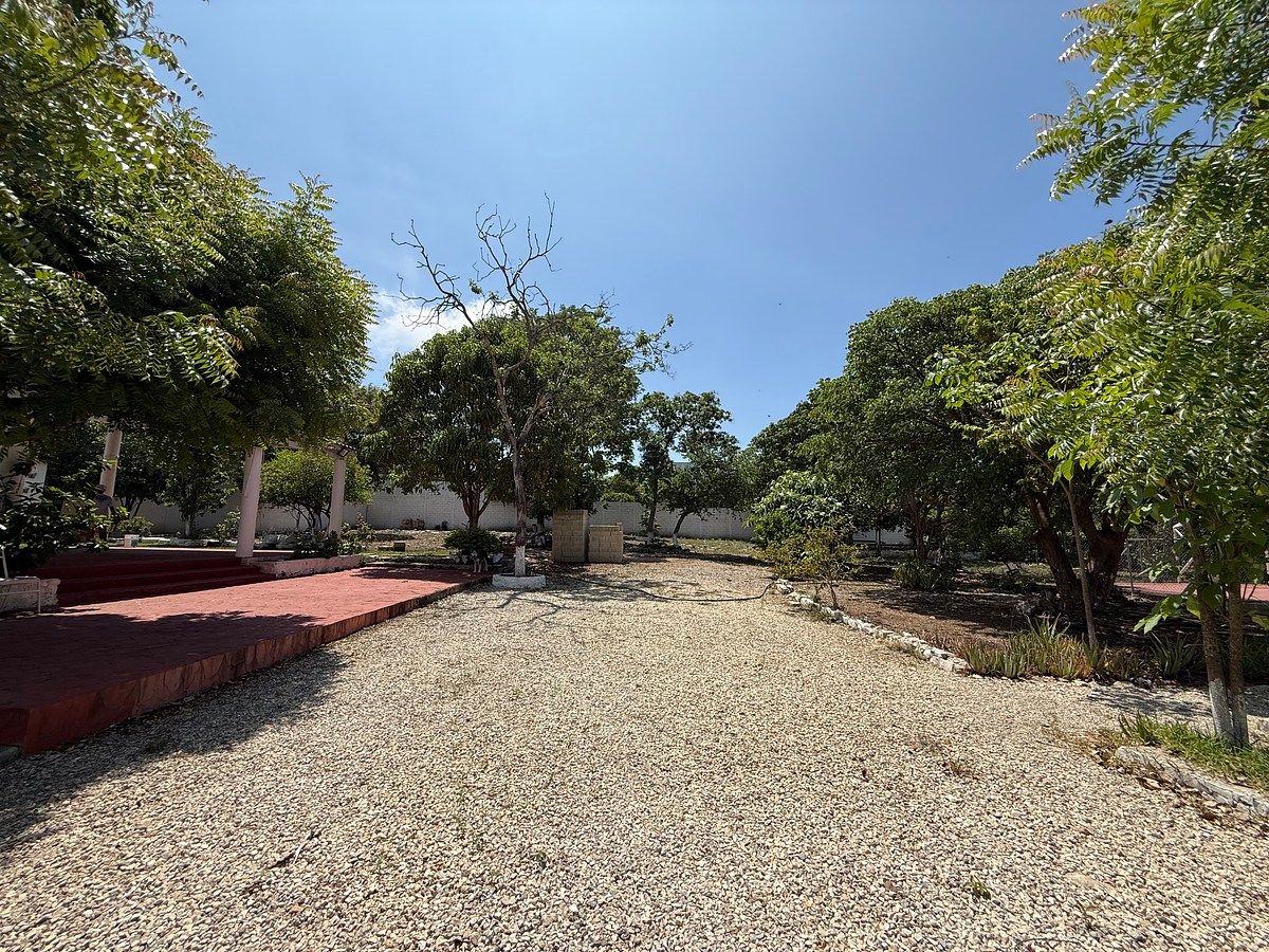 Se VENDE terreno de 2,500 m2 con construcción en Guadalupe Country, foto 1 de 18